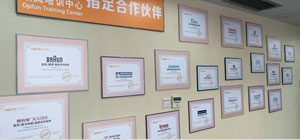 欧风中心官方指定合作伙伴展示墙