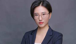 摄影师、文案策划、合成师：​莫欣 