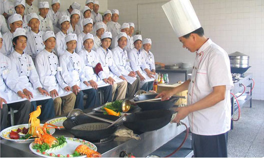 金牌廚師培訓哪里好？來廣州食尚香！