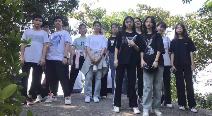 艺考班登高活动