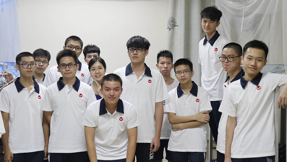 學(xué)生合影 學(xué)生合影