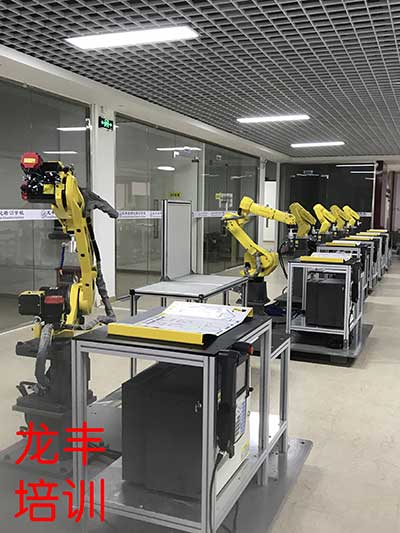 工业机器人设备