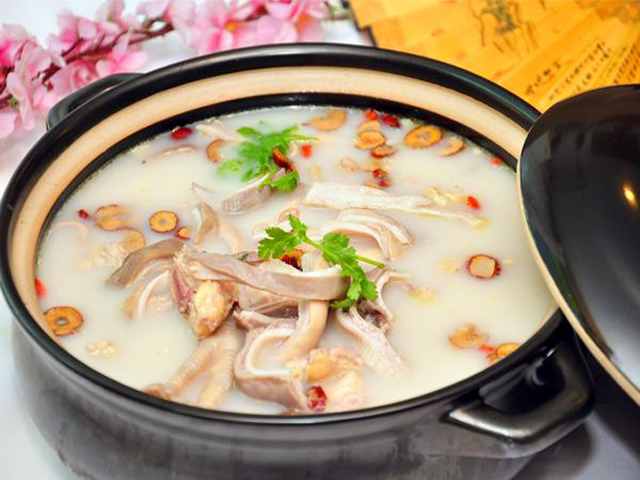 猪肚煲鸡简介: 猪肚煲鸡简介: