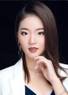 高级化妆造型师:陈敏 高级化妆造型师:陈敏