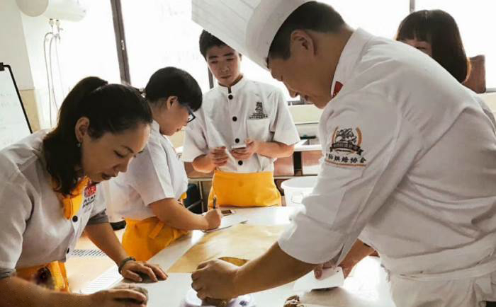 翻糖蛋糕介绍 翻糖蛋糕介绍