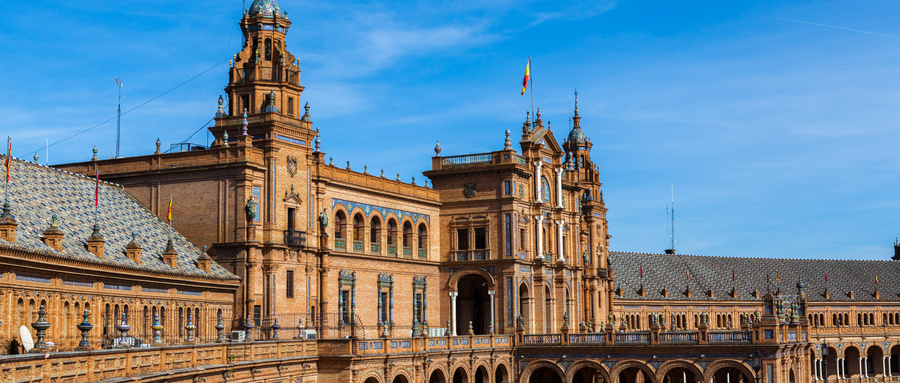 《西班牙语中级班》