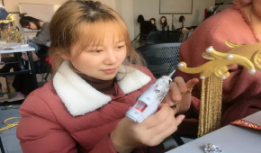 深圳首腦美容學校與你分享明星學員的成功故事！