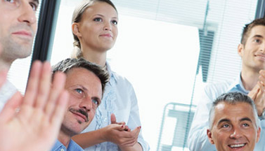 情感充沛以情奪人