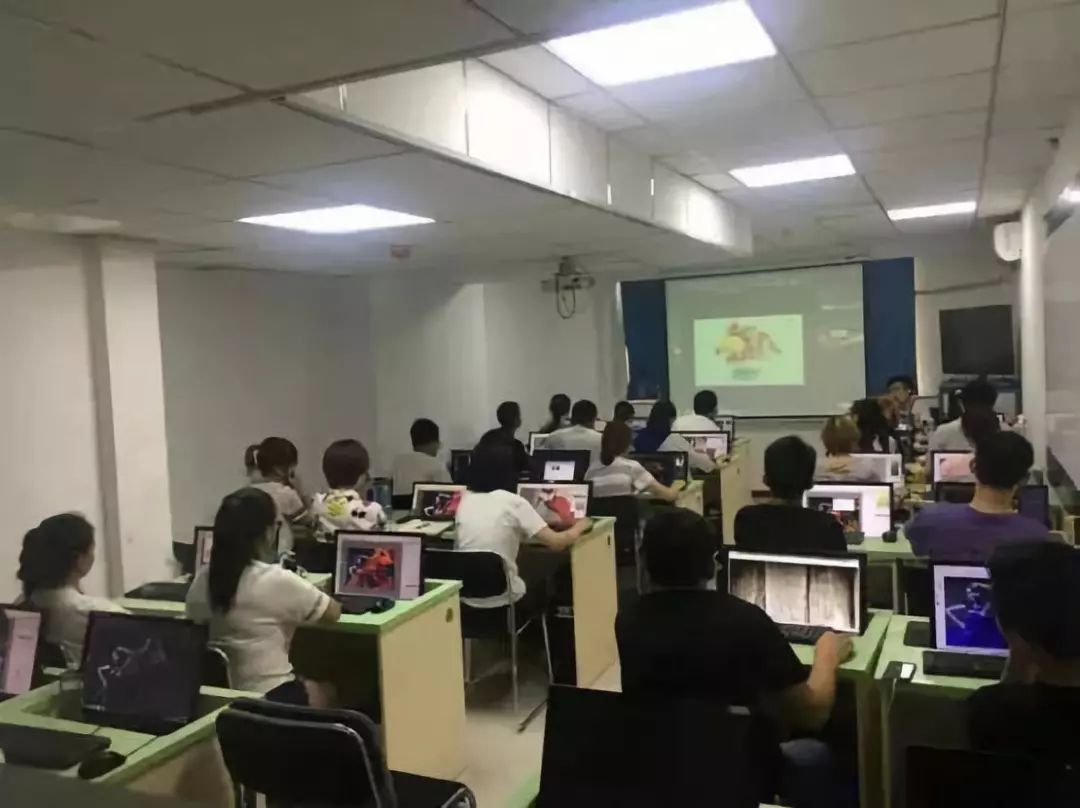 广州达内教育免费训练营提前带你了解！