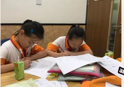 卓越教育優(yōu)秀老師與你分享如何幫助學(xué)生高效學(xué)習(xí)的方法技巧！