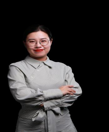 高级女装设计师、服装设计师：蒋媛