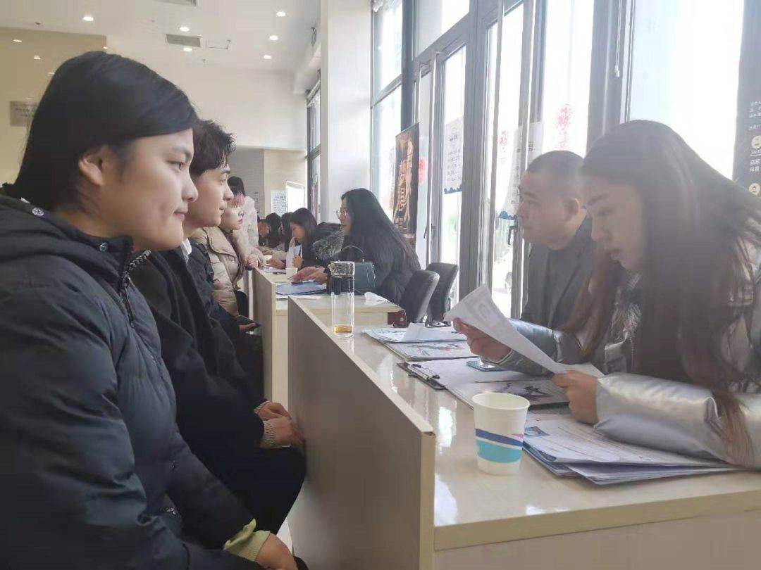 达内教育招聘会高薪职位随意抢！