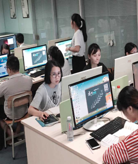 学习气氛浓厚的课堂 学习气氛浓厚的课堂