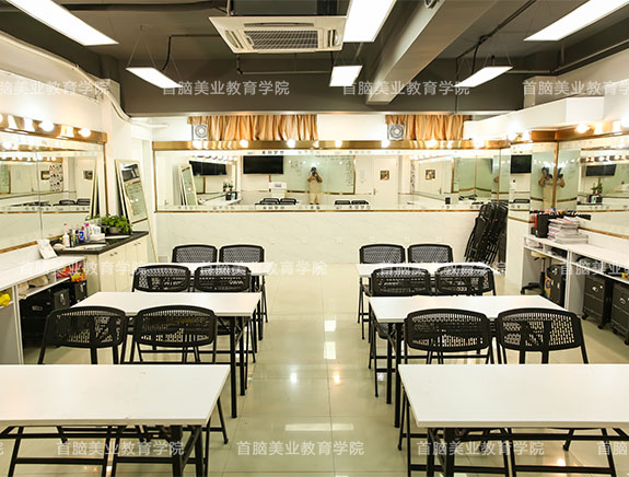 深圳首腦學校教學環(huán)境怎么樣？好不好？