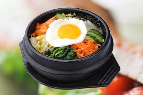 石鍋拌飯 石鍋拌飯