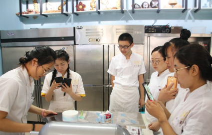 理论与实践教学相结合 理论与实践教学相结合