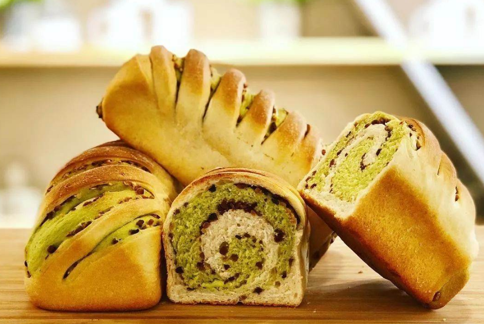 深圳甜蜜时光为揭开“哈佛”高材生两年开出巴黎最佳面包店的秘密！