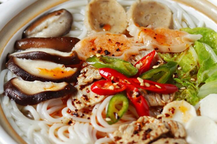 ①味 鱼味砂锅米线 ①味 鱼味砂锅米线