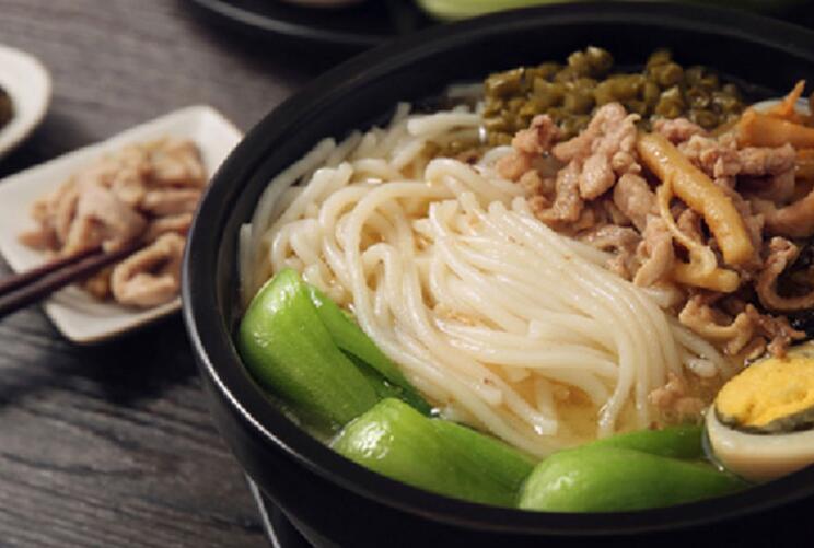 ④香 酸菜砂锅米线 ④香 酸菜砂锅米线