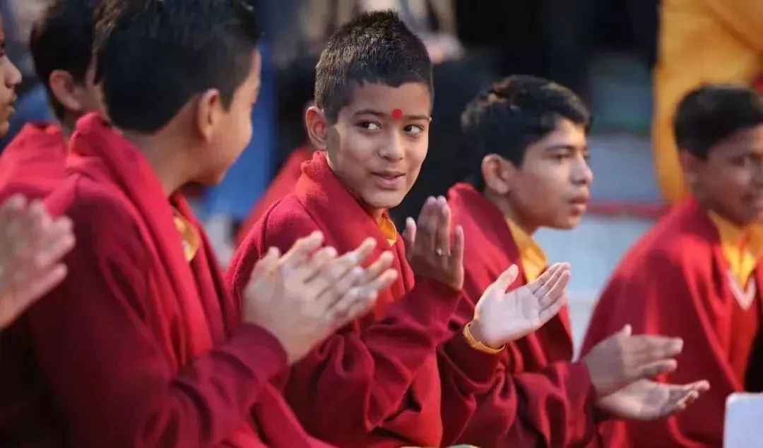 广州悠季瑜伽提醒你2020年印度瑞诗凯诗国际瑜伽节报名启动啦！