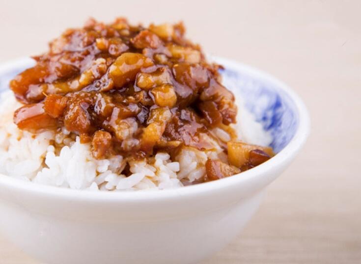 牛腩卤肉饭