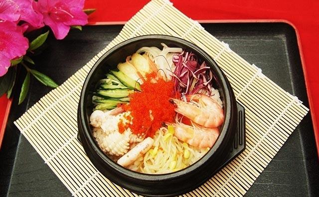 石锅拌饭 石锅拌饭