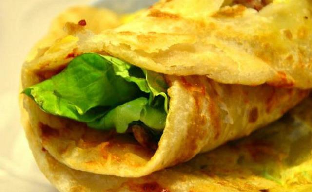 鸡蛋灌饼 鸡蛋灌饼