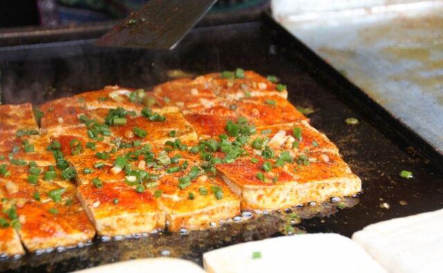 铁板豆腐的背景及特点 铁板豆腐的背景及特点