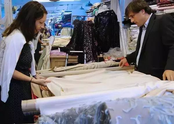 广州秀丽服装分享服装设计的具体流程是怎样的！初学者必看！