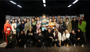 热烈庆祝东明星光年度话剧《結婚する》演出圆满成功！