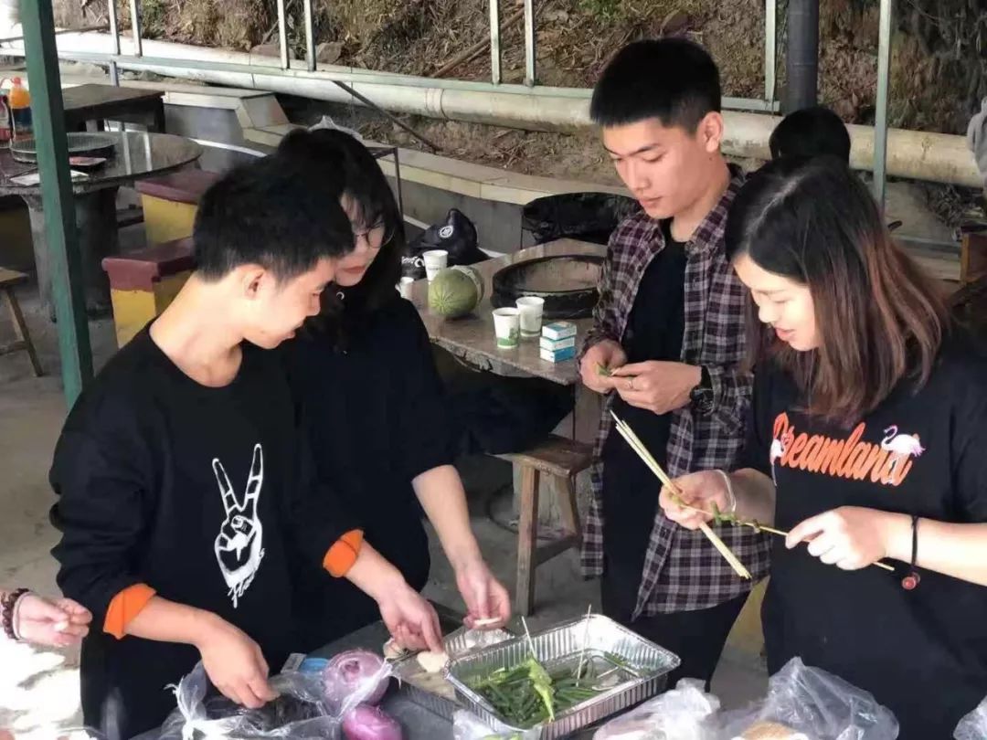 天琥教育告诉你零收入宝妈到月入过万UI设计师她是怎么做到的！