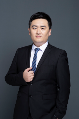 何逢洋 何逢洋