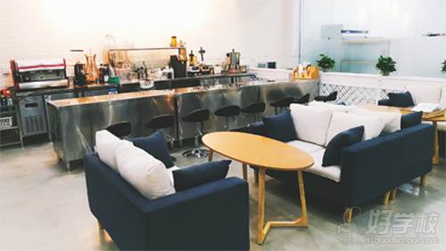 深圳小兔奔跑新式烘焙茶饮培训中心欢迎你