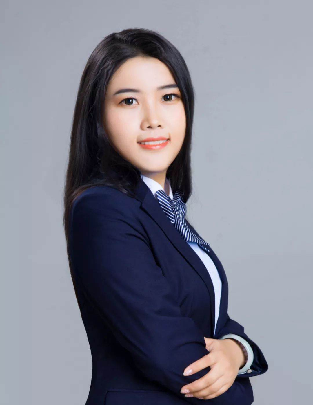 覃霞 覃霞