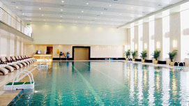 學(xué)校游泳館