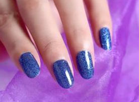 蓝色美甲