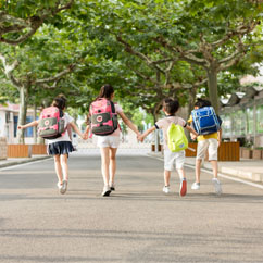 给孩子一个探索世界的机会