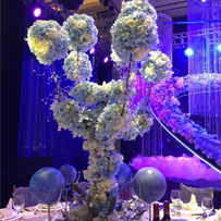 婚礼餐桌花艺作品