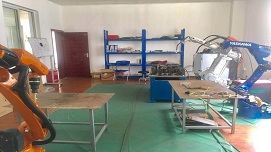 成都匠人机器人培训实操室内 成都匠人机器人培训实操室内