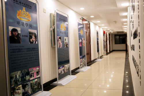 ABUIABACGAAgkc7MxwUoxc3iVDDQDzi1Cg!

500x500