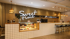 成都甜蜜时光学校前

台