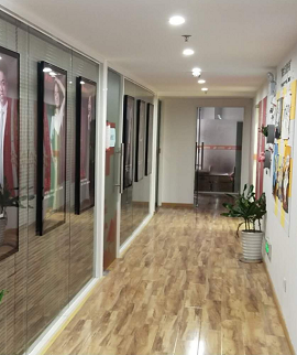 天琥教育学校走廊