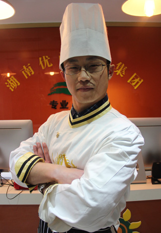 教師 (4) 教師 (4)