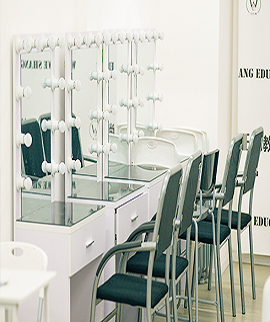 成都WE尚美妆学校化妆室