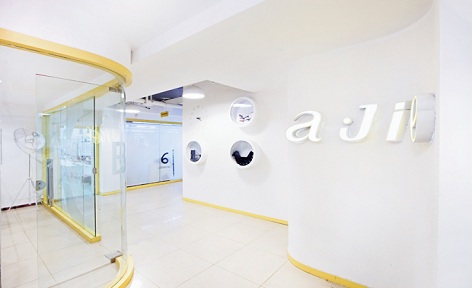 成都阿杰形象

设计培训学校