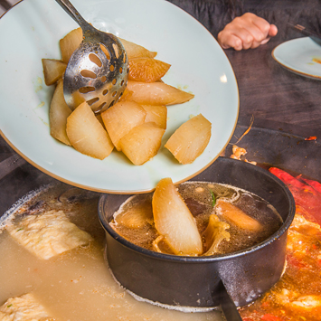 摄图网_500544711_萝卜卤牛杂养身火锅（企业商用）