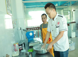 东莞煌旗培训 板栗饼基础实操