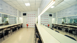 南京原色化妆美甲培训学校5