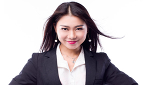 高级化妆师：彭老师