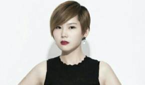 高级彩妆师：柳老师